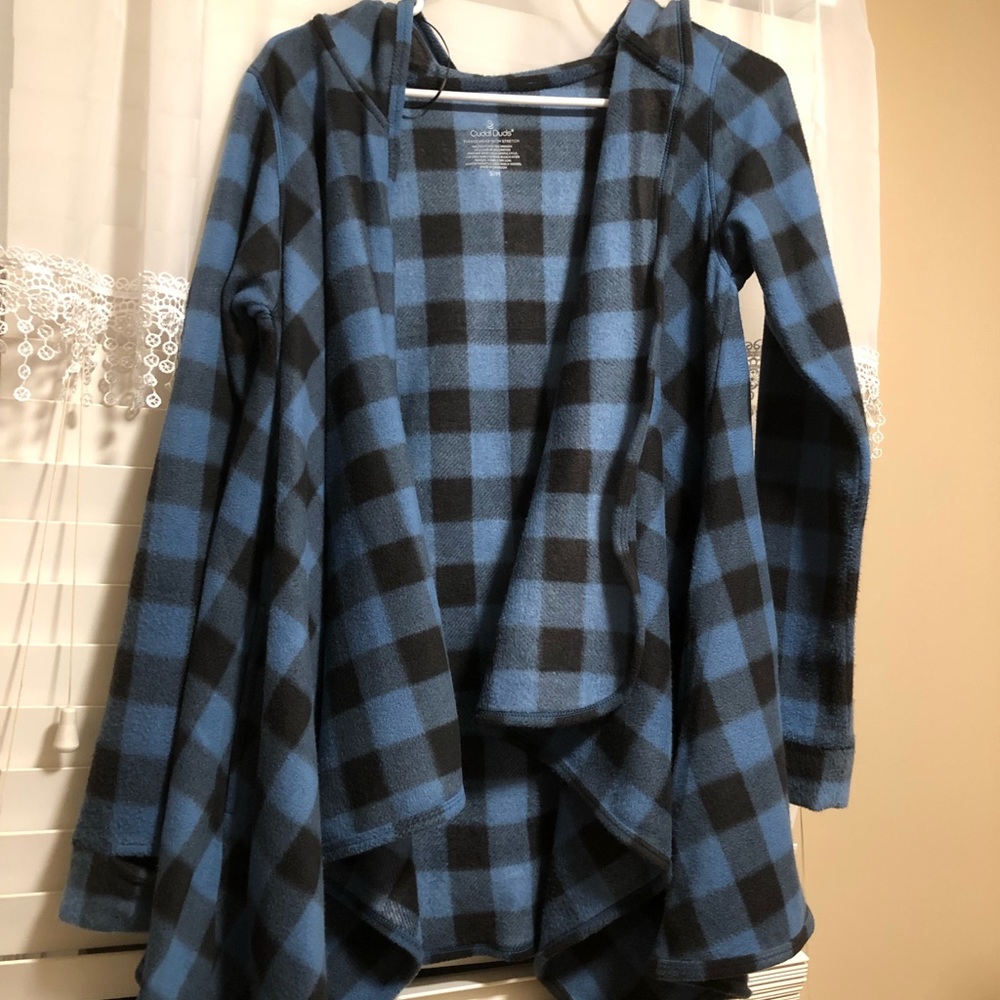 CuddlDuds fleece with stretch hooded wrap. Long sleeves, size small.